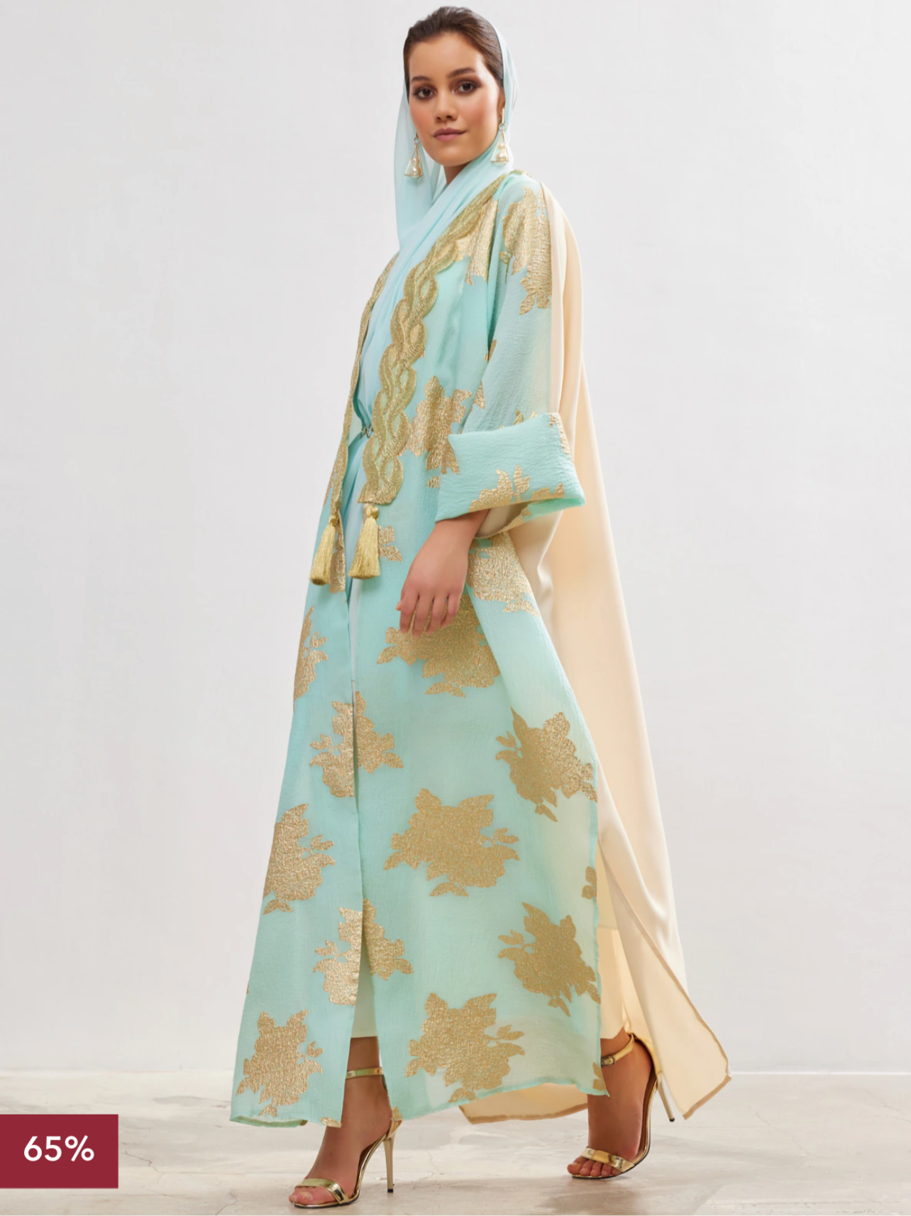 Elegnant Abaya with hijab
