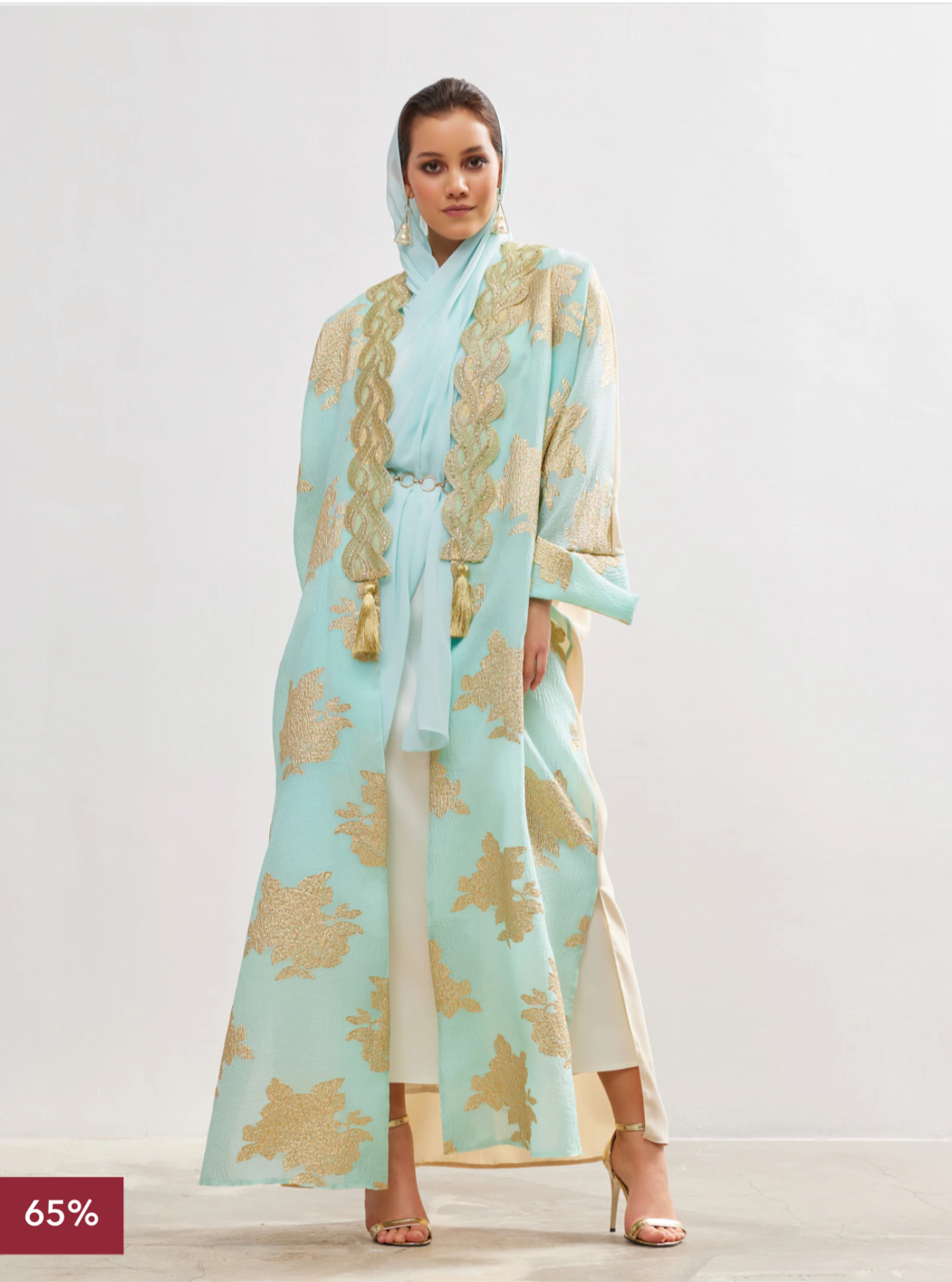 Elegnant Abaya with hijab