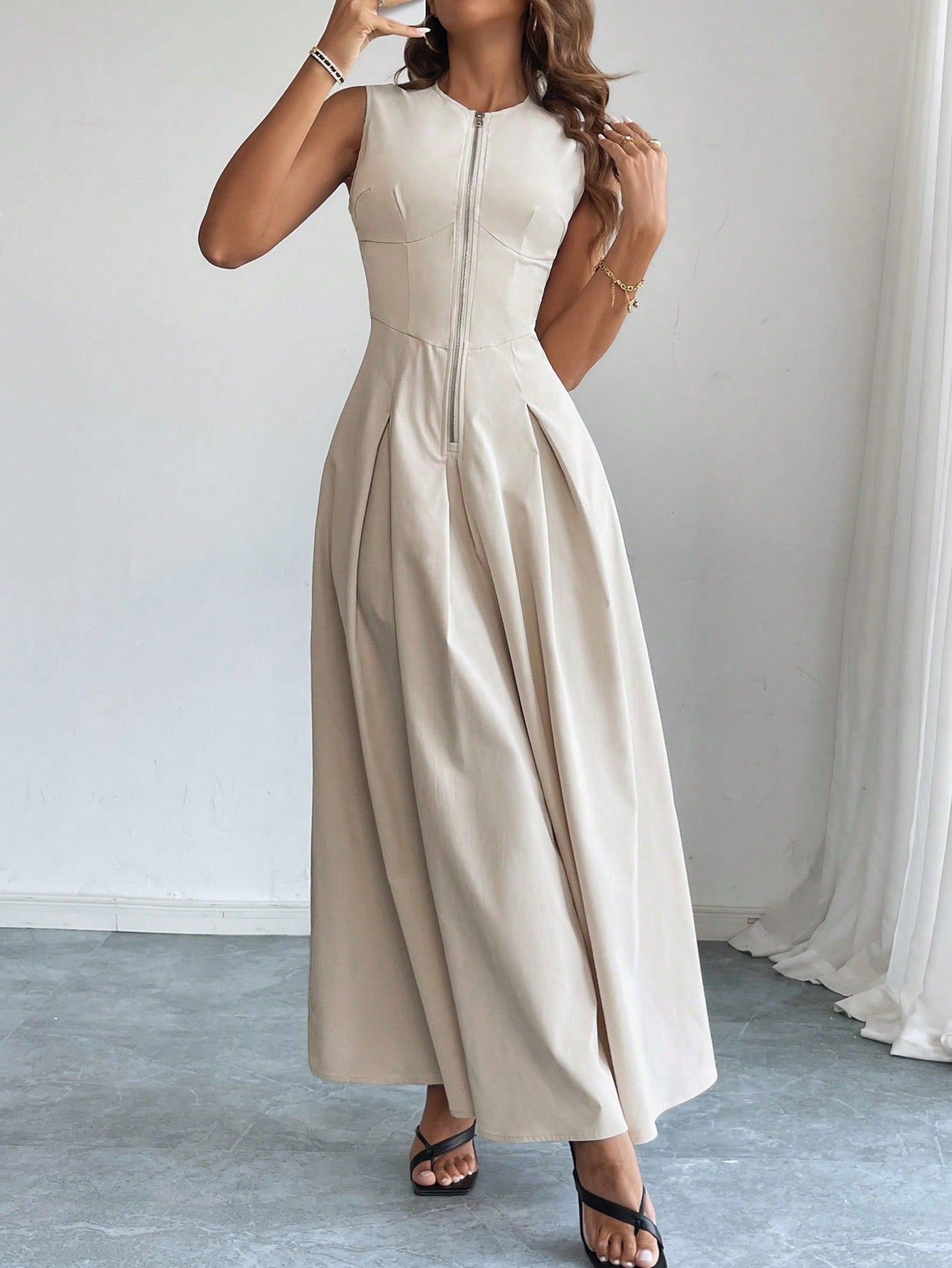 Sleeveless dress